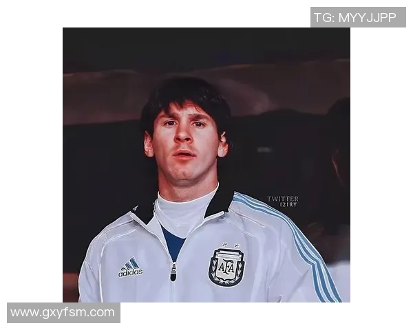 32号足球球星头像精彩呈现 领略他场上风采与激情魅力